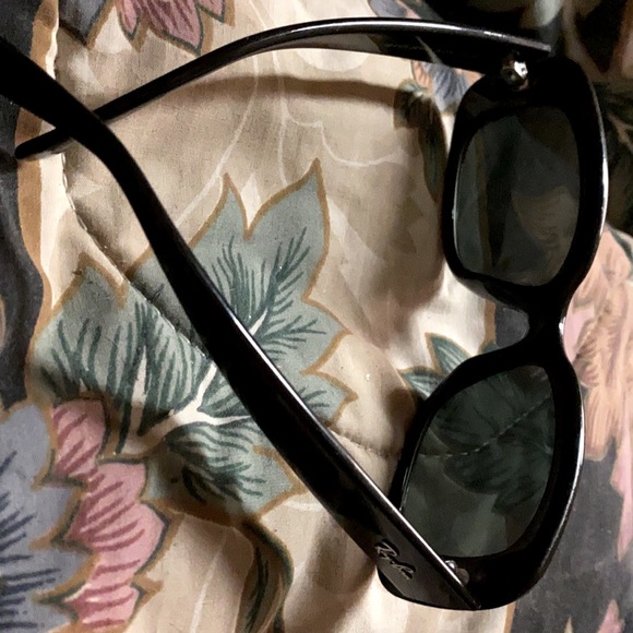 Ray-Ban Accessories - Sunglasses